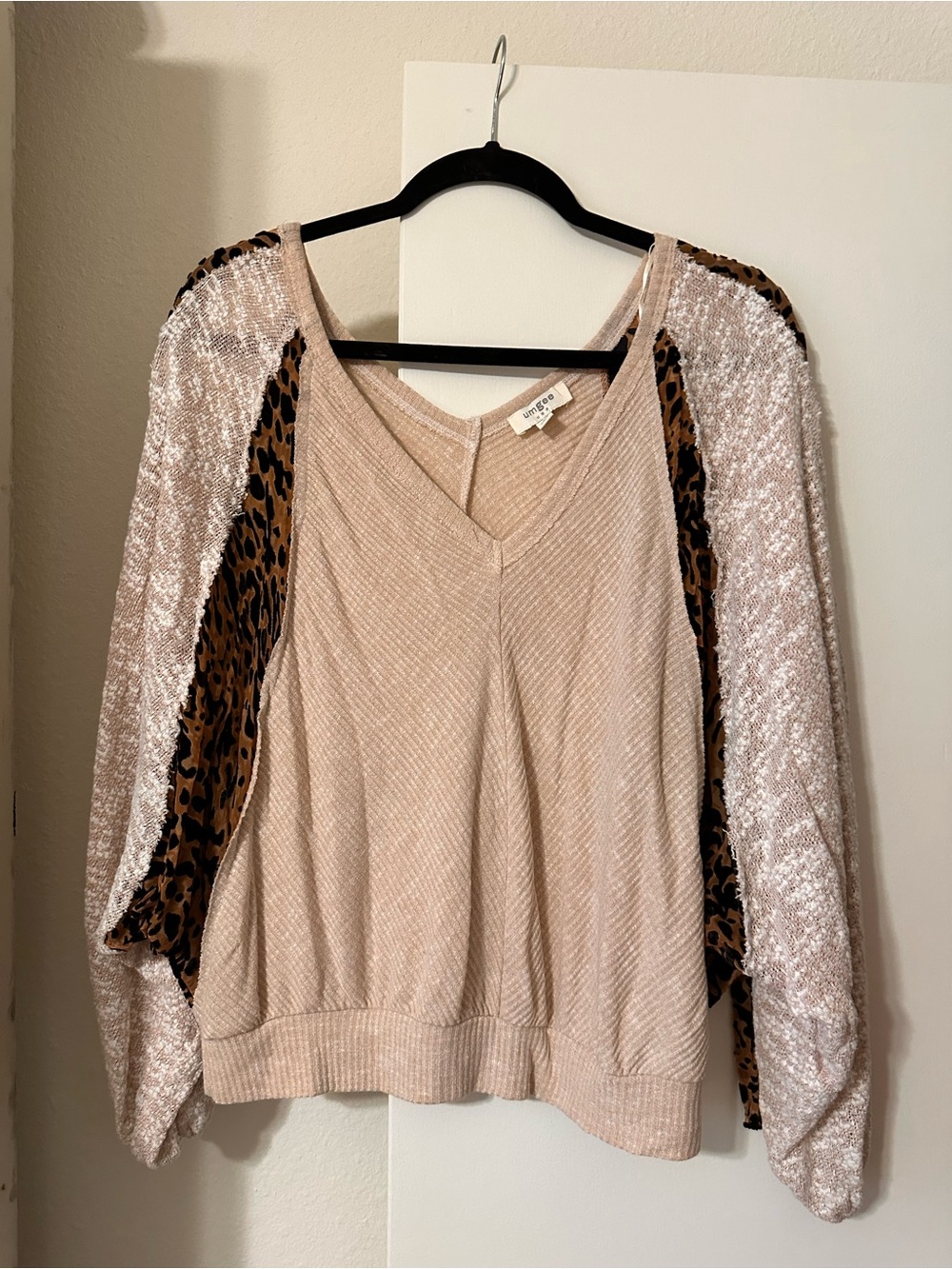 Umgee Blush Pink Mixed-Media V-Neck Sweatshirt with Leopard Panels
